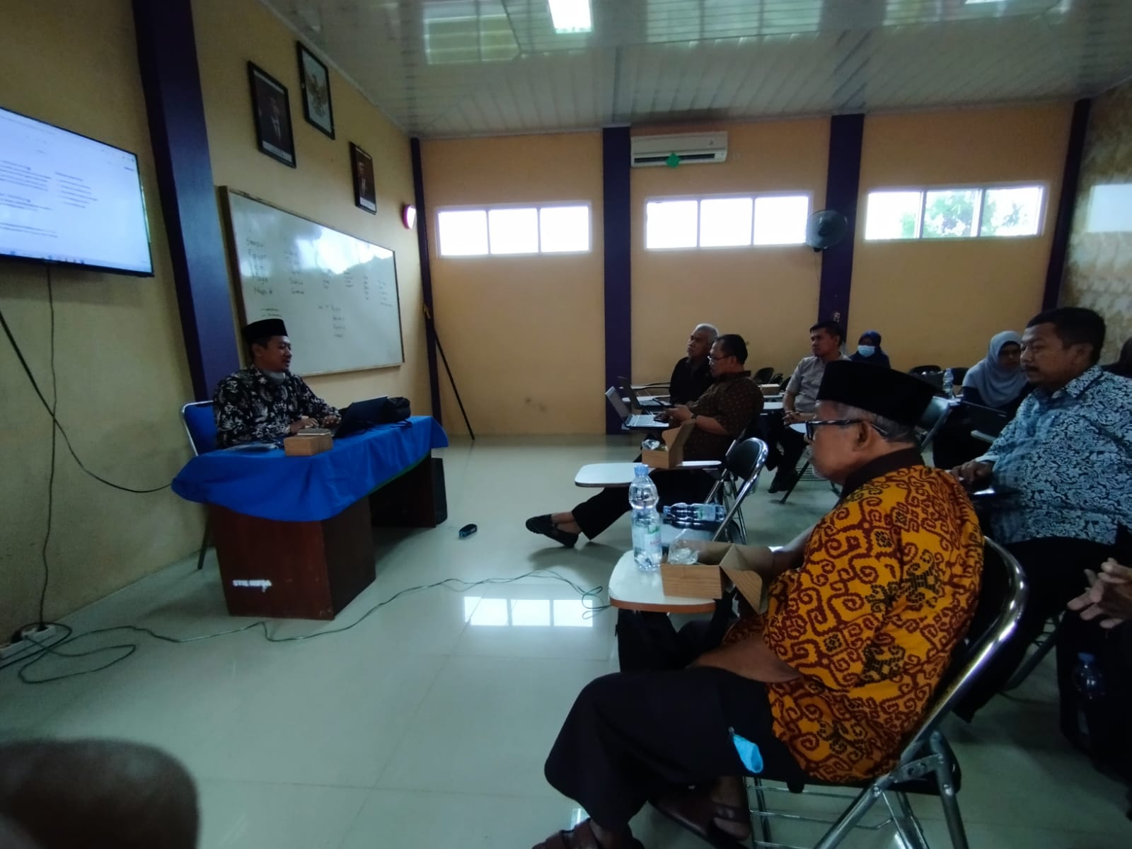 Sosialisasi Pengembangan Kurikulum KKNI Oleh Ketua STIE Miftahul Huda
